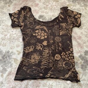 Chic Brown Graphic Short Sleeve Top